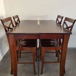 High Table 4 Chairs Good Condition