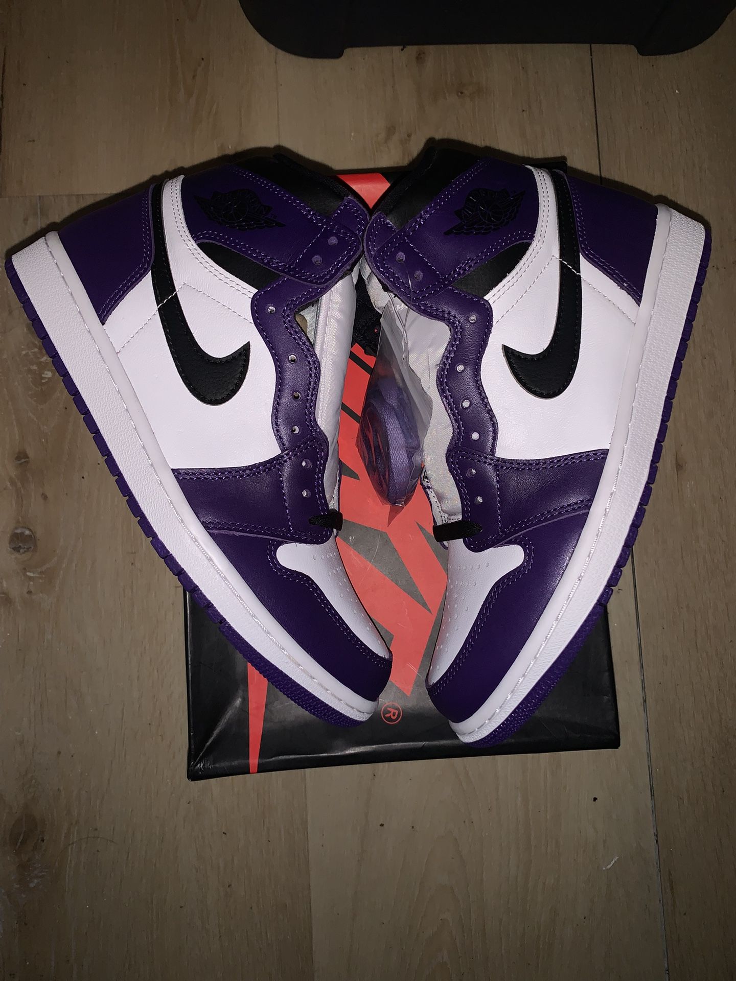 Jordan 1 Retro High Court Purple Size 8