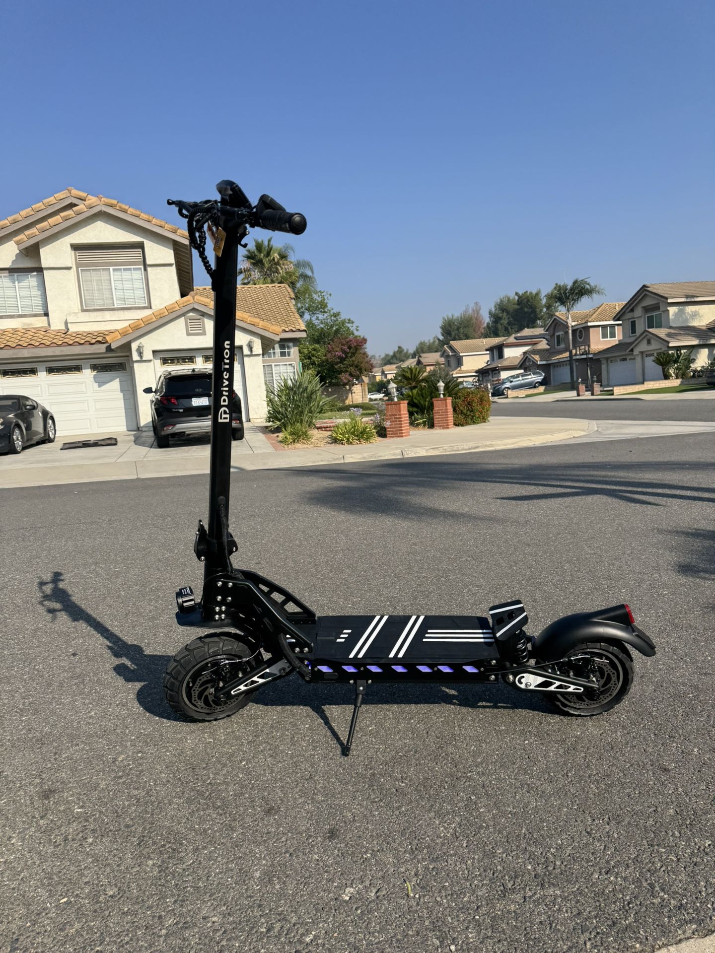 Dual-motor high-speed electric scooter