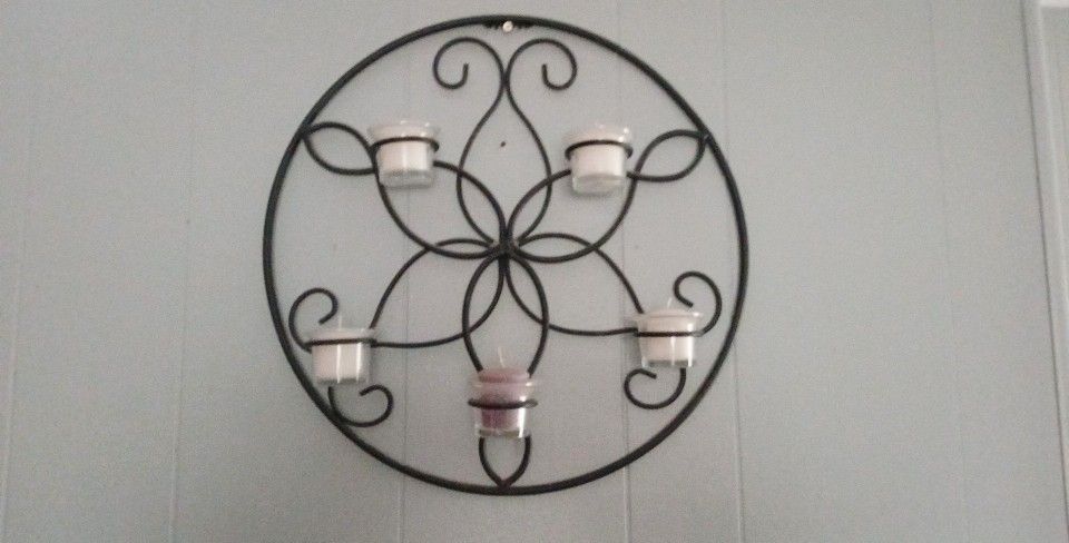 Iron Candle Round Wall Decor