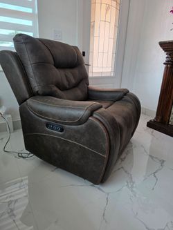Sofa power  lift recliner