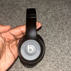 Beats Solo 4