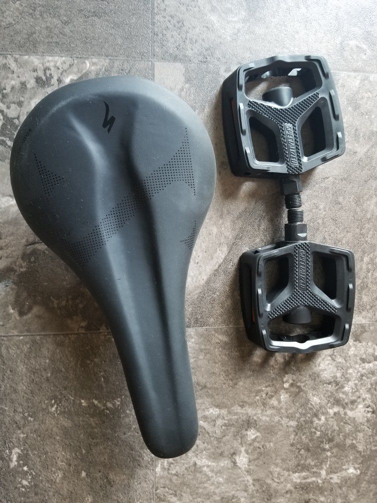 New Specialized Bike Seat Pedals 