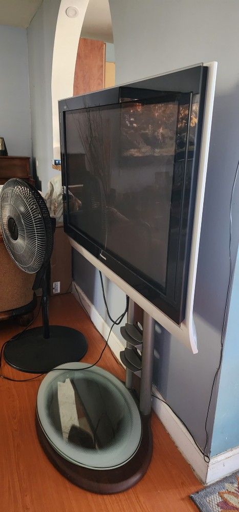 T.V FREE