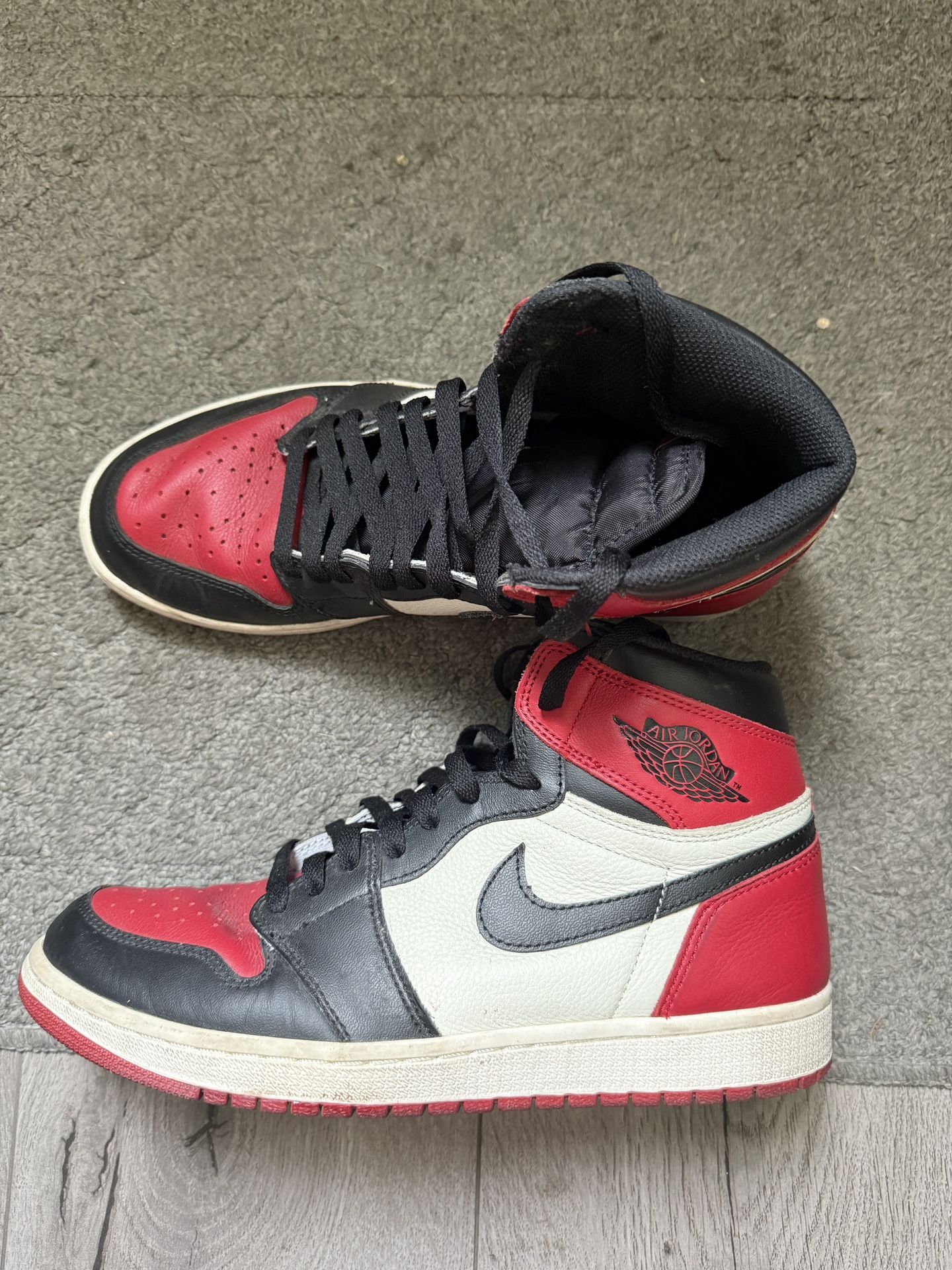 Men’s 10.5 Jordan 1 Bred Toes