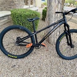 Rocky Mountain Flow 26” : Pump Track / Dirt Jumper Bike