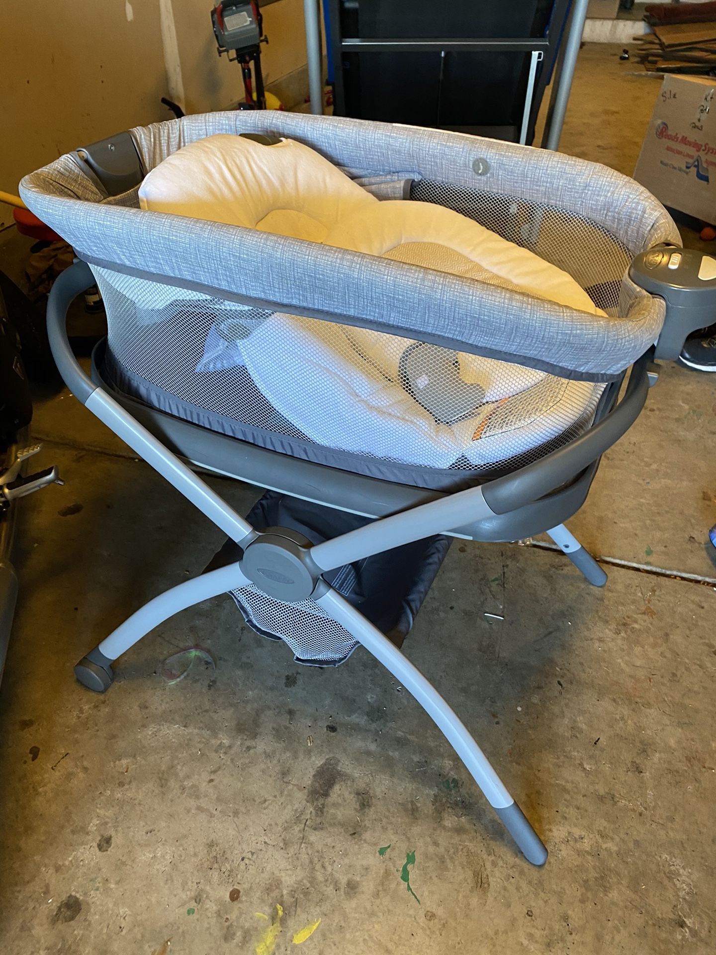 Baby bassinet/changing table