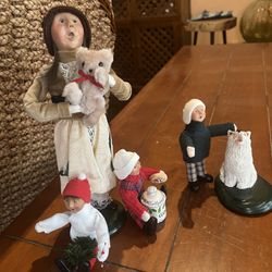 Buyer Carolers 5 Figurines For $40.00