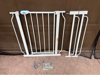 Baby gate with 2 extenders