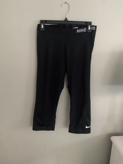 Women’s Nike Pro Capri Leggings 