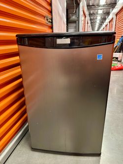 Mini fridge