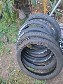 26x4.0 tires