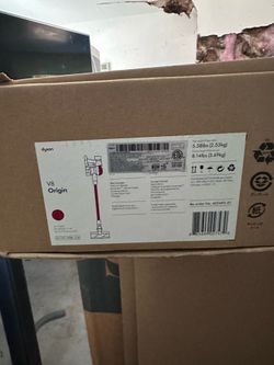 Dyson Vacuum v8