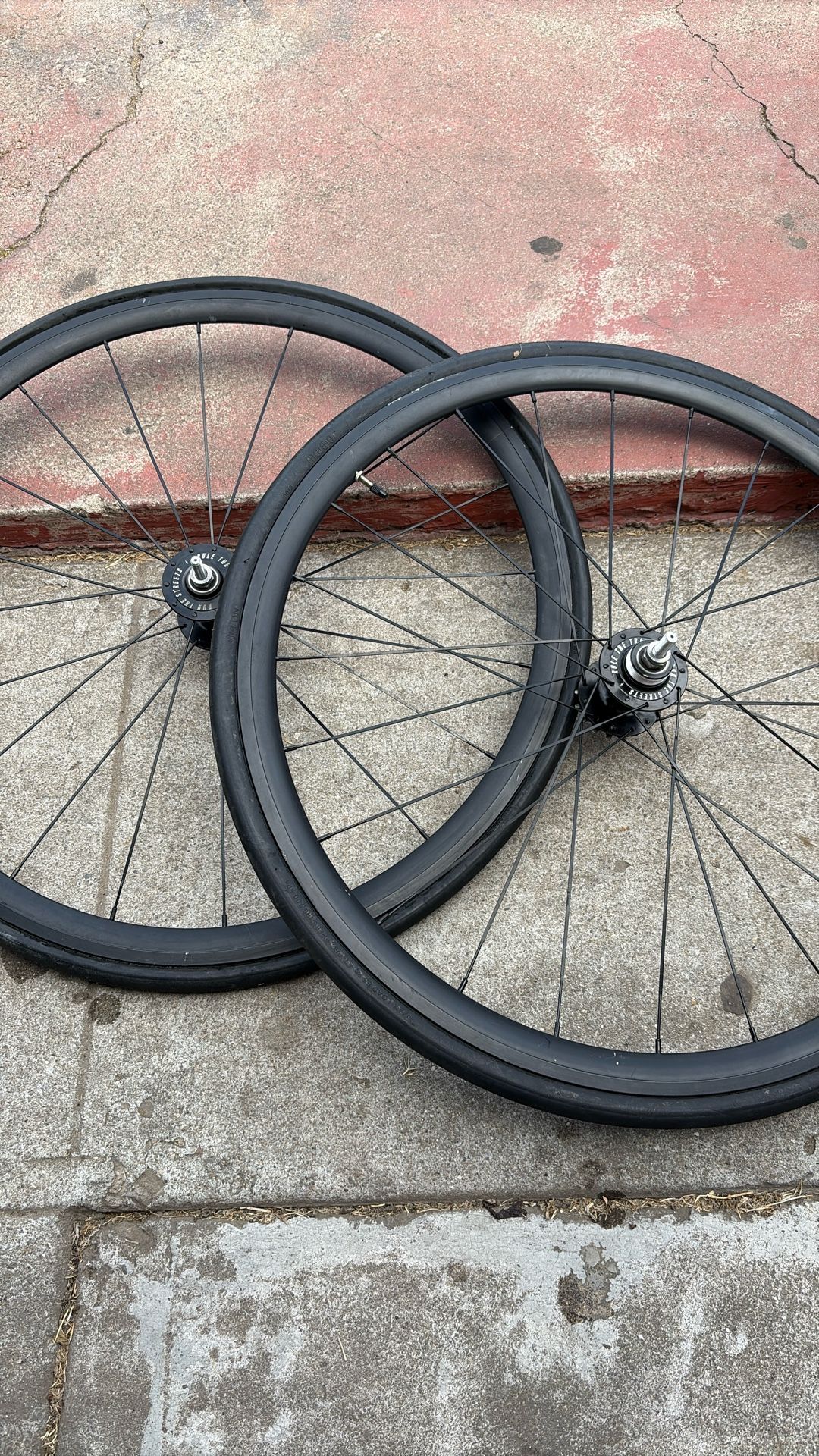 throne rim set