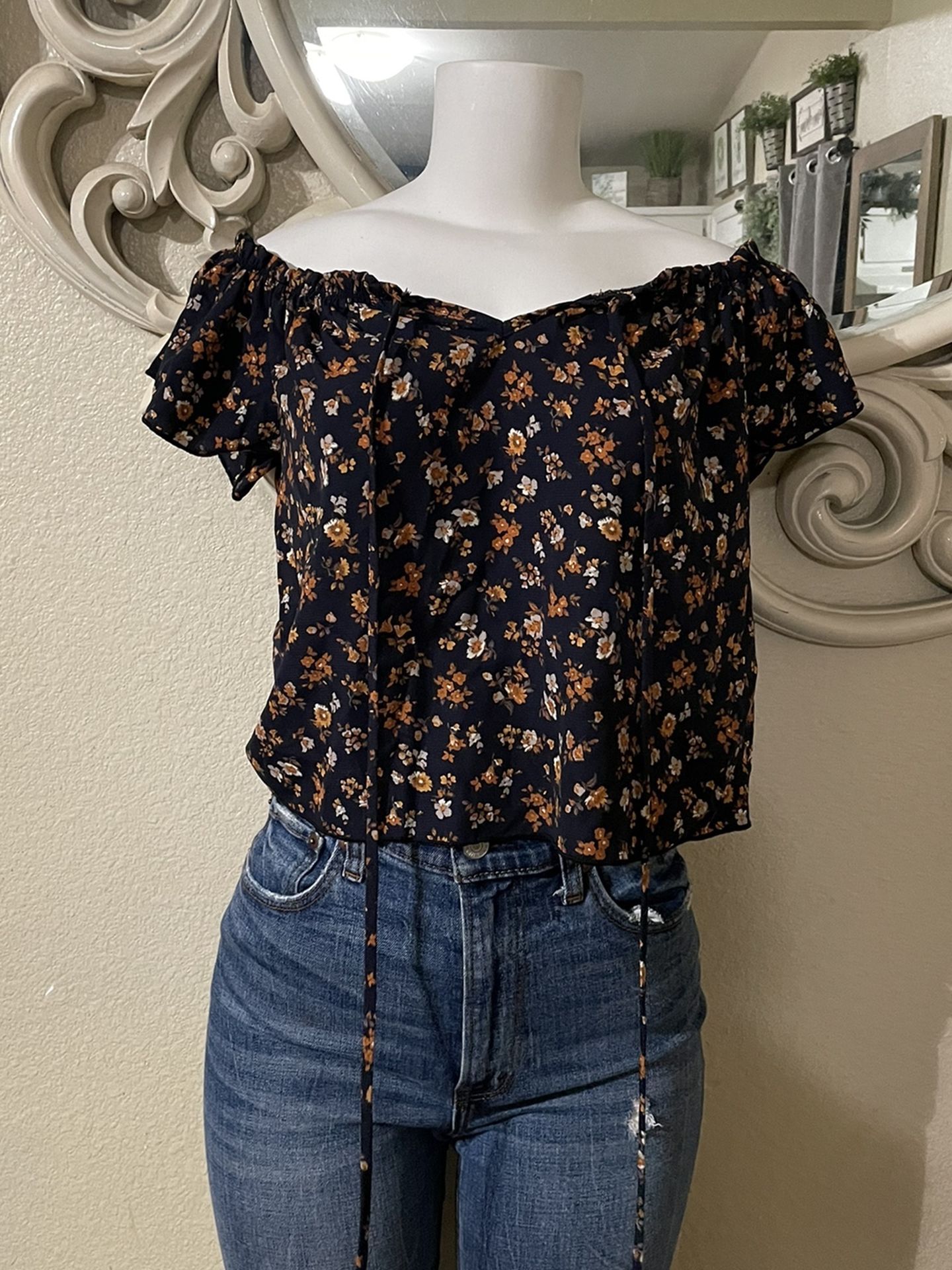 Women’s Small Blouse 