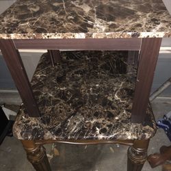 2 End Table Buenas Condiciones 