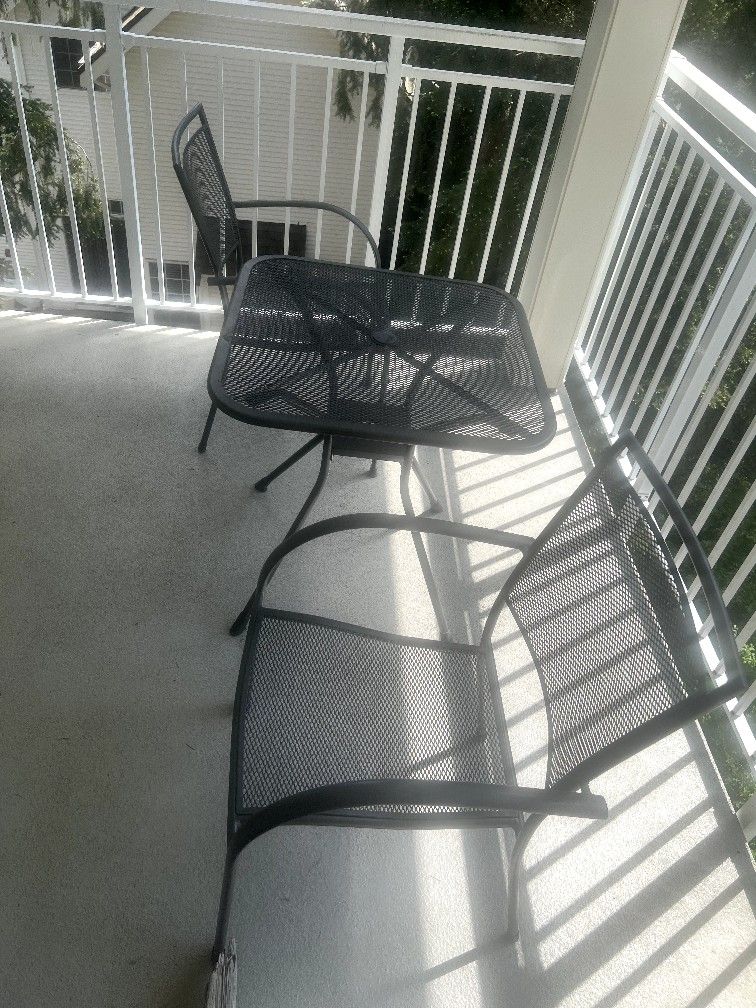 Patio Set for Sale (Used - in excellent condition)