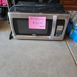 Microwave OSTER brand.