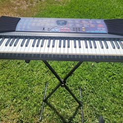 Casio Ctk 555l Music Key Lighting Keyboard for Sale in Phillips Ranch CA OfferUp