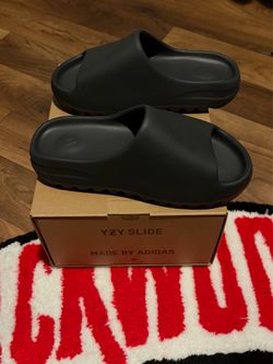 Yeezy slides onyx