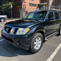 2008 Nissan Pathfinder SE Sport Utility 4D