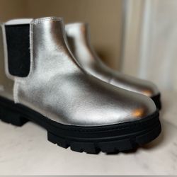 UGG Ashton Chelsea Leather Boot Youth size 6