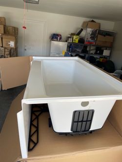 White Bathtub cold plunge