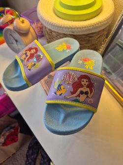 Girls sandals size 11/12