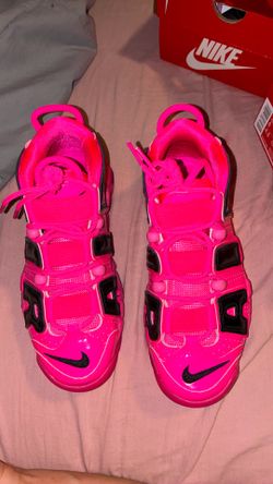 Women's Nike Air More Uptempo SE Basketball Shoes