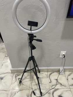 Ring Tripod Light