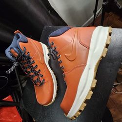 Nike Manoa Leather Se Size 9 for Sale in Weehawken NJ OfferUp