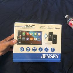 Jensen Apple Car Play