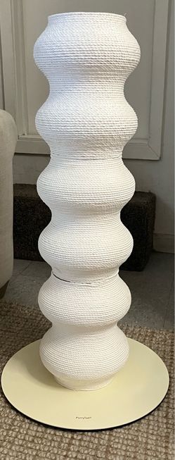 Furry Tail Cat Tree like new!