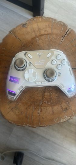 Flydigi Apex 4