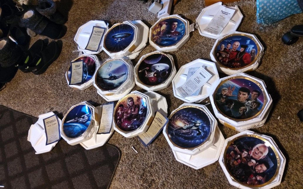 Star TREK Hamilton Numbered Collector Gold Rimed Plates
