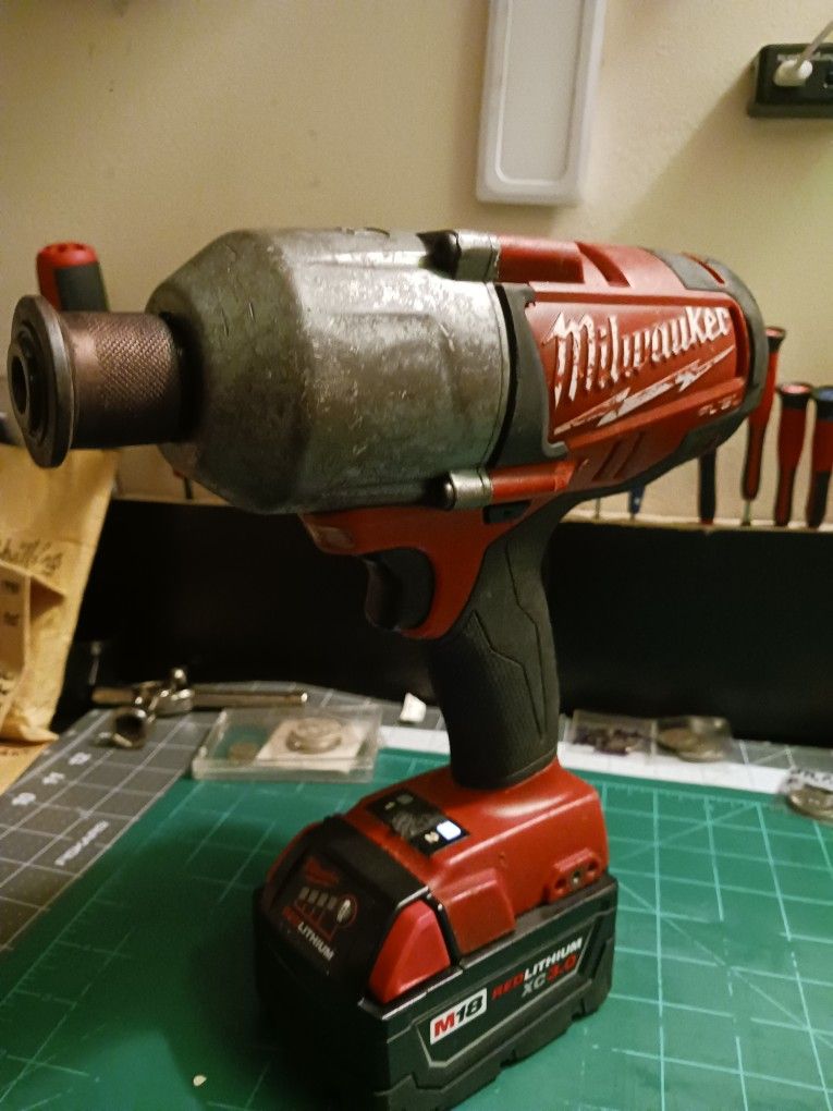 Milwaukee Impact 7/16 Hex Lineman Impact Driver