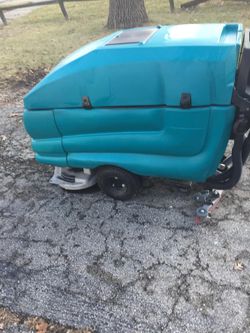 2010 Tennant walk behind scrubber