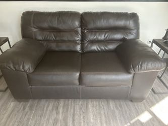 Brown 2-Seater Loveseat Couch – $40