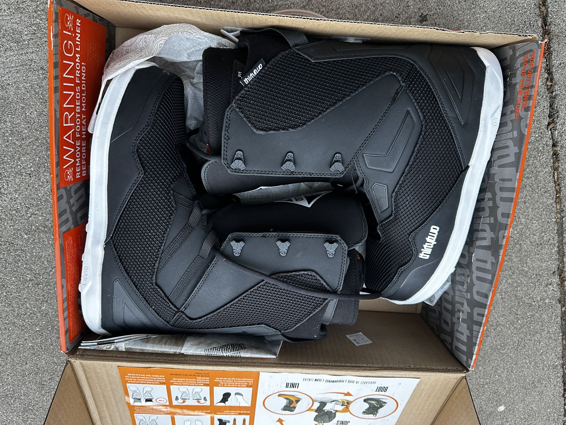 Thirty Two Size 12 Men’s Snowboard Boots