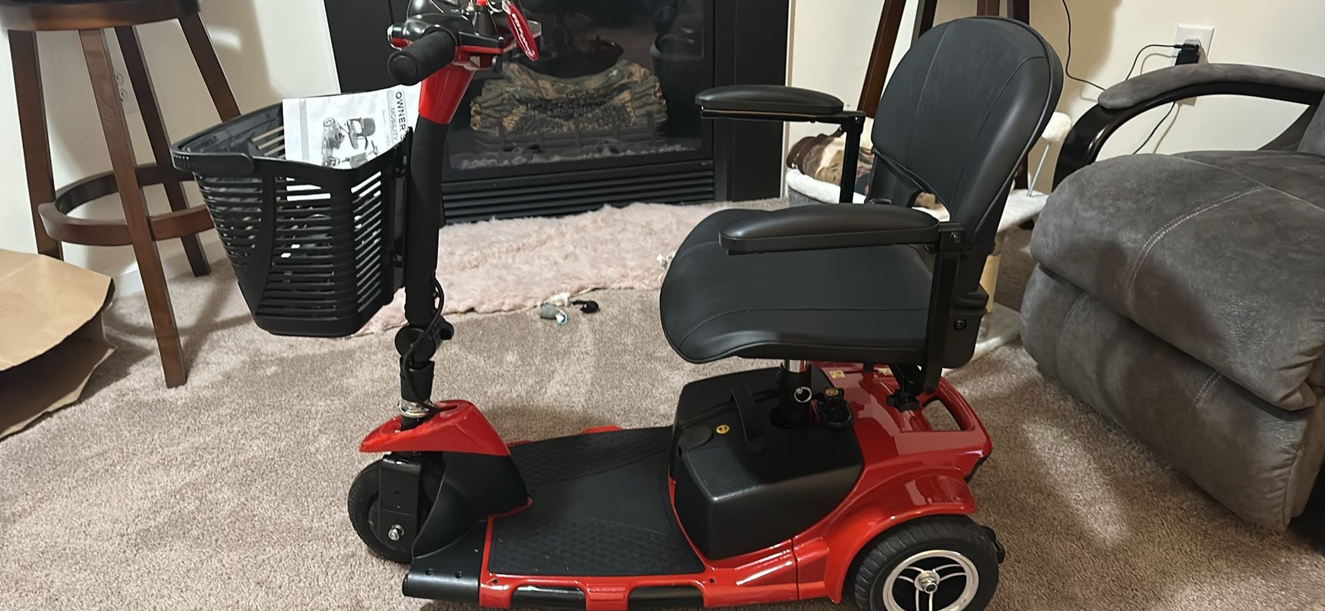 Like NEW 3 Wheel Scootet