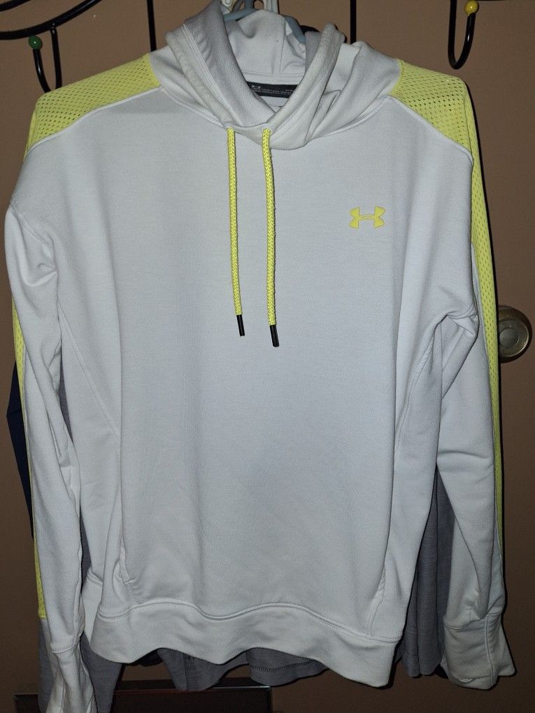 Under Armour Women's Medium Funnel Neck Sweatshirt - White with yellow $35
