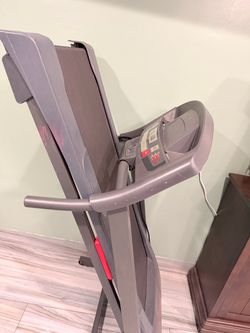 Folding Treadmill with Console