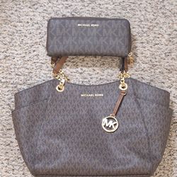 Michael Kors large shoulder tote bag w/ Wallet 