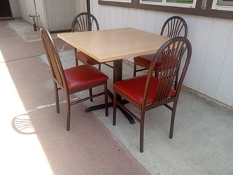 TABLE AND FOUR CHAIRS G