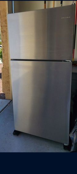 Amana (Whirpool) Stainless Steel Top-Freezer Refrigerator  18.2 cu Ft