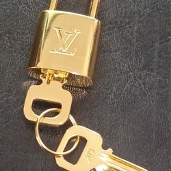 Authentic Louis Vuitton Brass Lock & Key #309