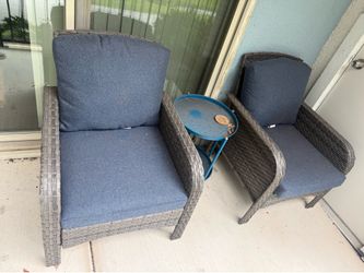 Large Navy Blue & Gray Patio Chairs – Like New Condition