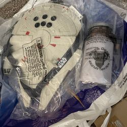 New Disney Mellienium Falcon Popcorn Holder An Souvenir Cup