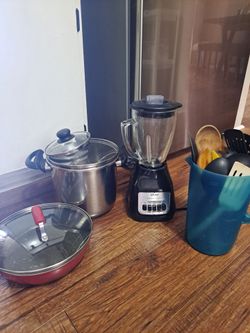 FREE kitchen utensils, pots,Classic Blender