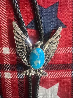 🦅 Vintage Eagle Bolo Tie – Silver Tone with Blue Turquoise-Look Stone